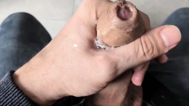 Asmr boşalma öncesi mastürbasyon ateşli erkek sesi inliyor ve yakın çekim yarak boşalmasıyla edepsiz konuşuyor
