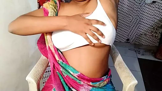Desi seksi yenge açmak ona saree ve yapar bir video