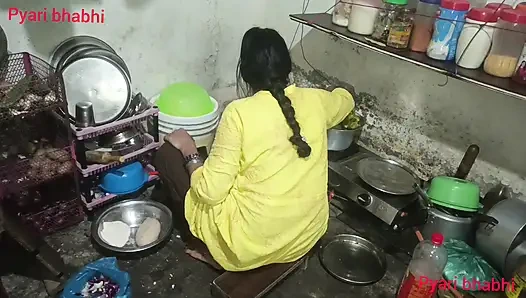 Büyük memeli baldızın domaltmalı götünü sikiyor, yarak emiliyor Hintçe ses