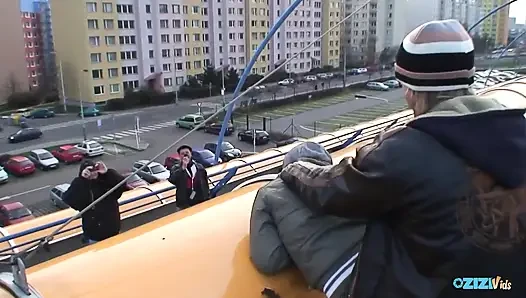 En seediest getto, açık havada üremenin göreceli barış içinde yapilabildiği yerdir