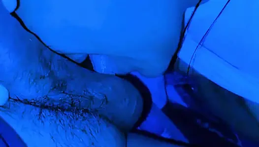 Kocamın arkadaşı yüzüme boşalıyor