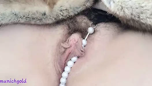 Uzun dudaklı etli amcık ... inci ipte yeni oyuncağımı test ediyorum