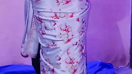 Hintli ev hanımı ki mast Chudae ki arkadaşı