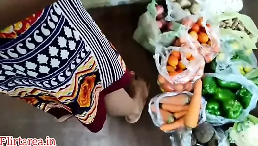 Sabji Bechene Bali Ko Chacha Ne Gand Maar Li