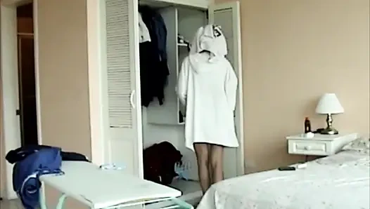 Yıllardır, büyük, kıllı amcığımı göstererek tahrik oldum.