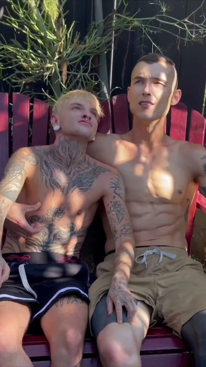 Tutku dolu POV açık hava seks: Hoss Kado, Austin Spears'ın büyük sikini sikiyor - Sarışın FTM Trans Erkek Twink | Klip 1