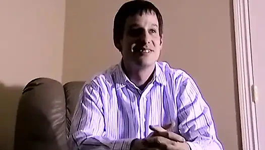 Chris daha fazlası için geri dönüyor!