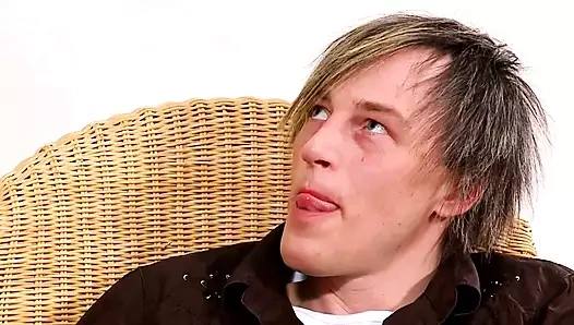 Büyük bir adam için vahşi elle muamele