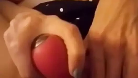 Sadece neye benzediğini görmek için videoda cumming