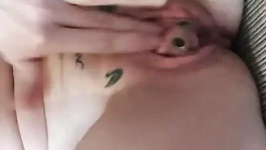 Yoğun orta yaşlı seksi kadın mastürbasyon yapıyor