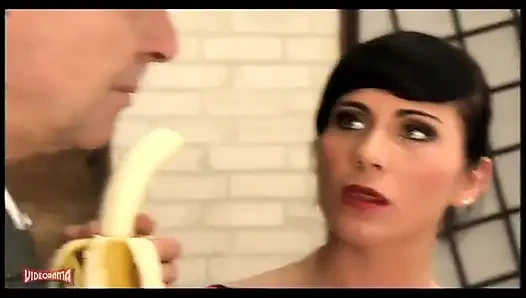 Sahte Göğüsler, Vücut Geliştirici Arkadaş, Muz