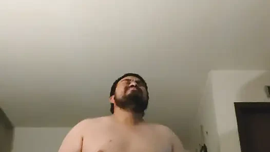 Elbise giyen sevimli iri güzel kadın domalarak sikiliyor
