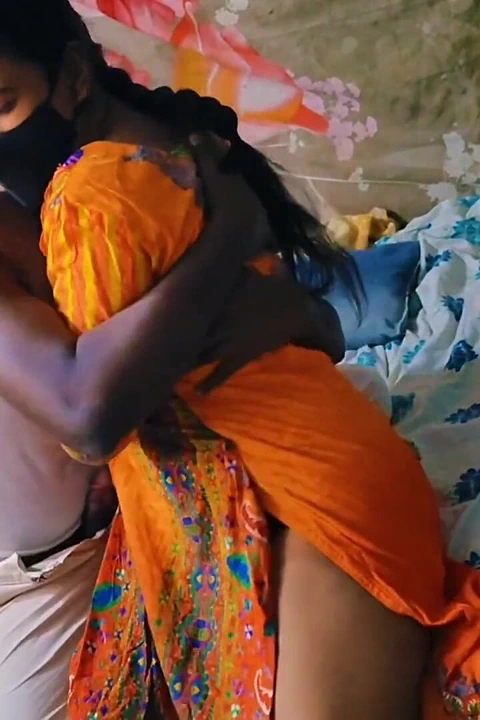 Kocası ofise gider gitmez harika teyze instagramda tanıştığı 18 yaşındaki çocuğu aradı