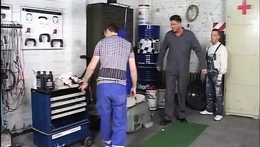 Atölyene iç çamaşırlarımla geliyorum çünkü çok azgınım ve seni daha önce hiç olmadığı kadar becermek istiyorum