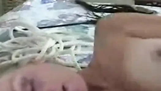 Melanie'nin baştan çıkarıcı solo seansı