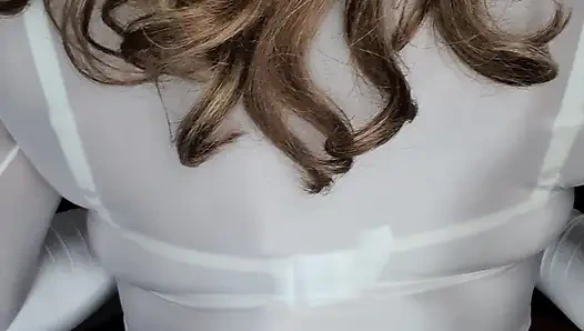 Beyaz transparan üst ve klasik sivri sutyen