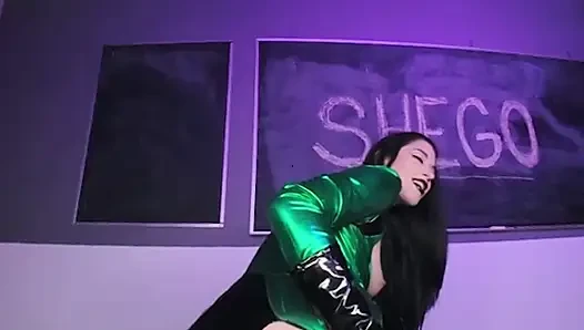 Vrcosplayx eğer supervillain olmak istiyorsan önce shego olarak Alex Coal'dan edepsiz şeyler öğrenmen gerekiyor bölüm 2
