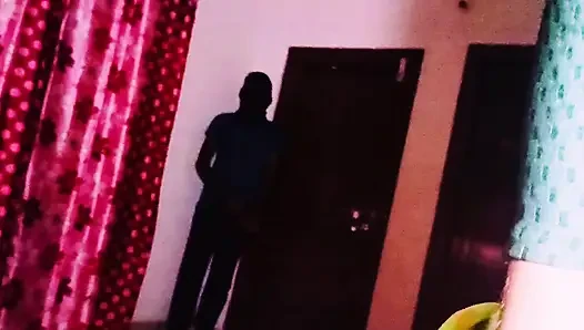 Hintli üçlü güzel yenge husbend'i aldatıyor, husbend'in üvey erkek kardeşinin büyük yarağını sikiyor. Telugu edepsizce konuşuyor.