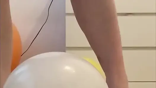 Schiacciamento di piedi e palloni