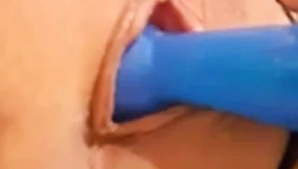 Yavaş dildo sikişi