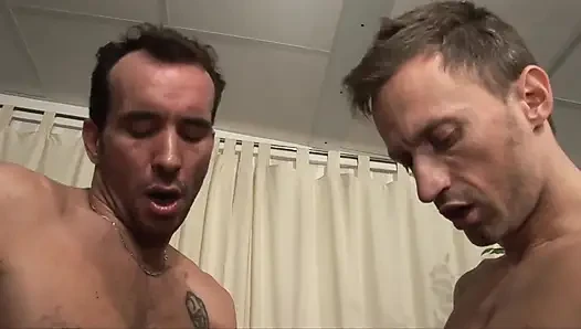 Bazı seksi hatunlarla grup seks partisi - dvd