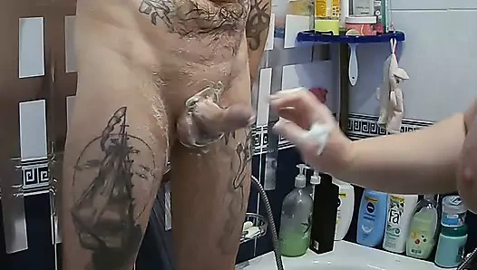 Boşalana kadar beni yarakla tatmin ediyor