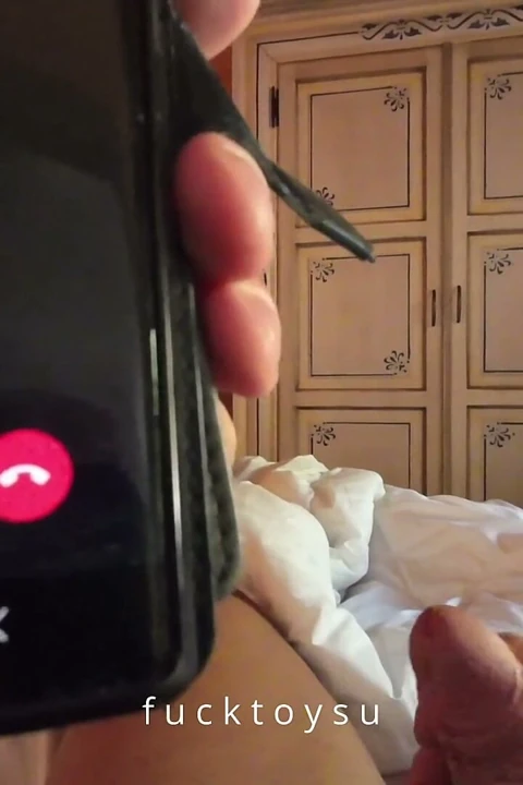 Olgun utangaç boğa yoğun gırtlağına kadar yarak halkaları kovboy kız biniyor ve içine boşalma