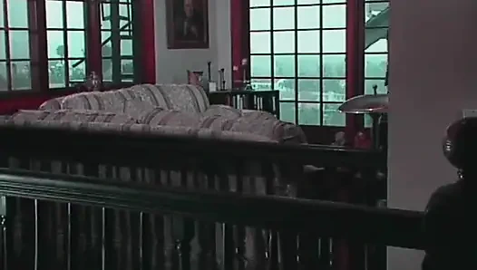 Banyoda baştan çıkarıcı esmer: tutkulu oral zevk