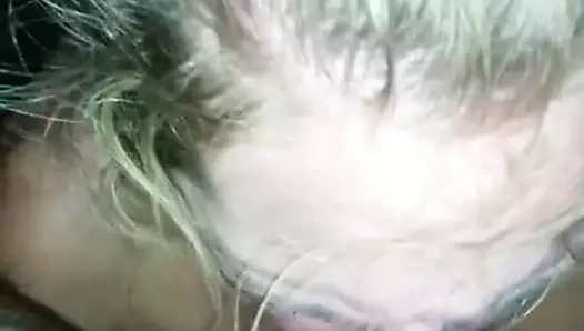 Sarışın gırtlağına kadar alıyor