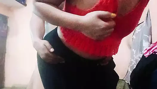 Üniversiteli kız arkadaşla eğleniyor