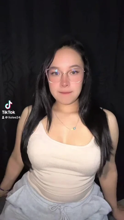 Merhaba im liulee beni takip et