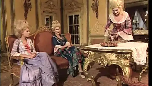 Peruklar ve sert yaraklar arasında mahkemede harika grup seks