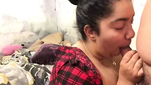 Lydia erkek arkadaşını aldatmayı bırakamıyor