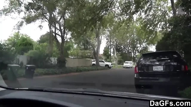 Yanıp sönen ona sıcak memeler içinde kamu