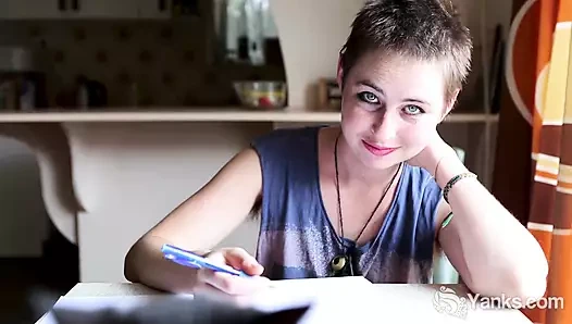 Jara seksle olan bağlantısını tartışıyor ve sana meme ucuyla orgazm gösteriyor!