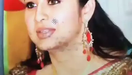 Sangeetha boşalıyor