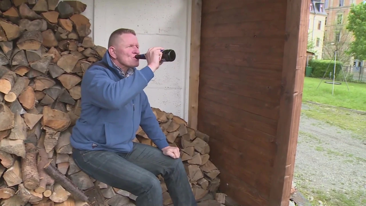 जर्मन - केयरटेकर Kowalski milf(चोदने लायक मम्मी)