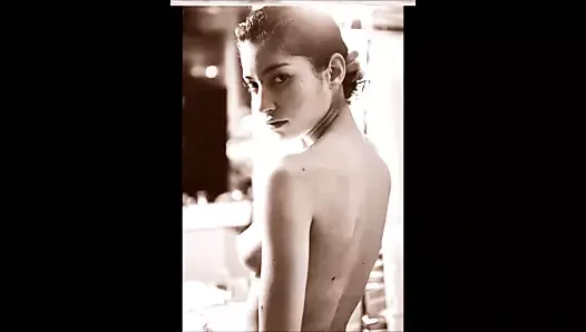 Retro monokrom 3301'de gizlice uyandırıldı