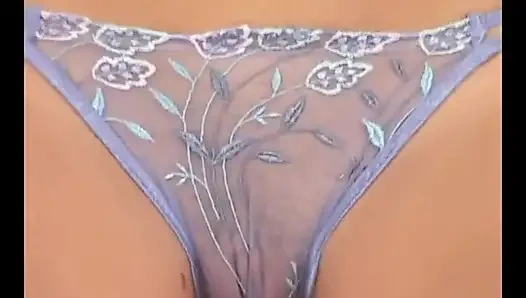 Lora mastürbasyon yapıyor