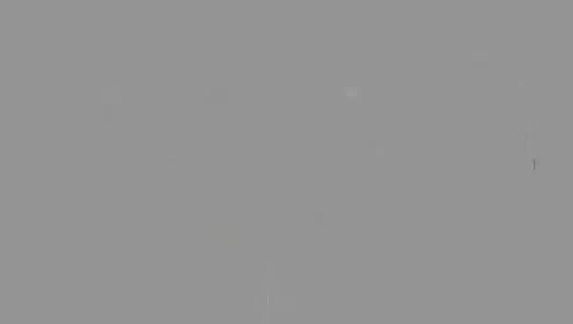 Ben oynarken eteğime nasıl baktığını görüyorum