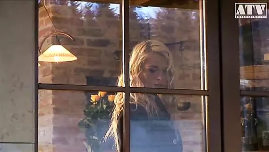 Deneyimli sürtük sarah twain ile kıllı amcık ve büyük şımarık