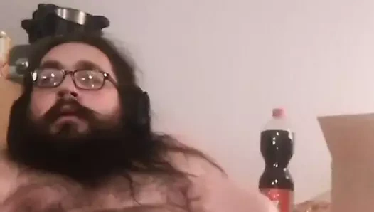 Şişman Alman ayı şişman almak için ne kadar istediğini anlatıyor!