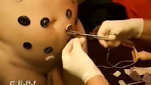 Eşcinsel diye çığlık atıyor