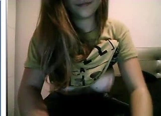 İtalyan kız gösteri memeler