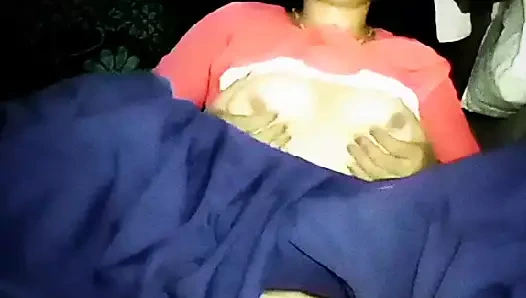 Ateşli kız öğrenci sulu amından tüm suyu alıyor