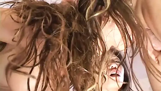 Asyalı kız sikişiyor