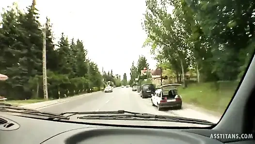 Açık havada ateşli üçlü seks ve buna bayılıyorum