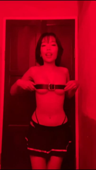 Emma Thai halka açık barda sürtük parti kızı