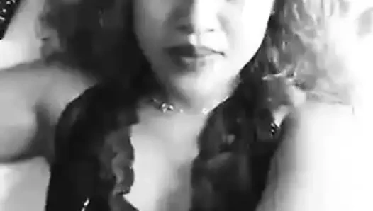 Seksi kız selfie yapıyor 16.mp43.6m