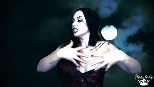 Zalim Banshee ağzına boşaldıktan sonra seni yalayacak ve tekrar tekrar diriltecek